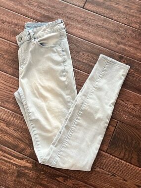 Women’s Light Jeans